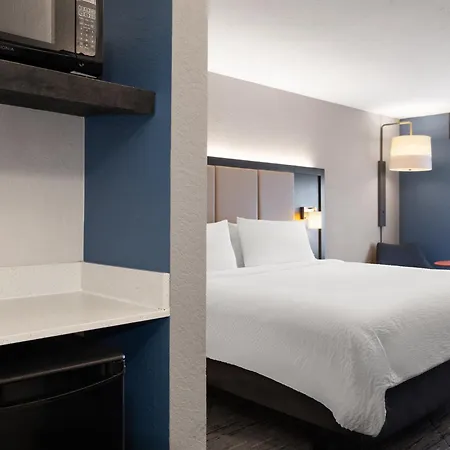 Holiday Inn Express St. Petersburg North / I-275 By Ihg Exterior photo