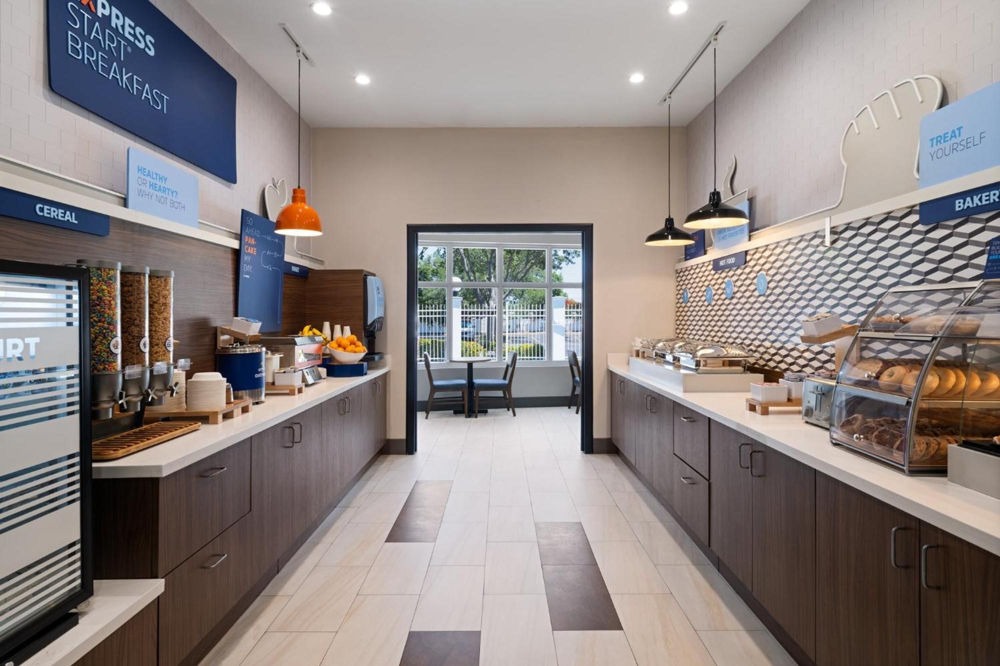 Express North / I-275 By Ihg Hotel